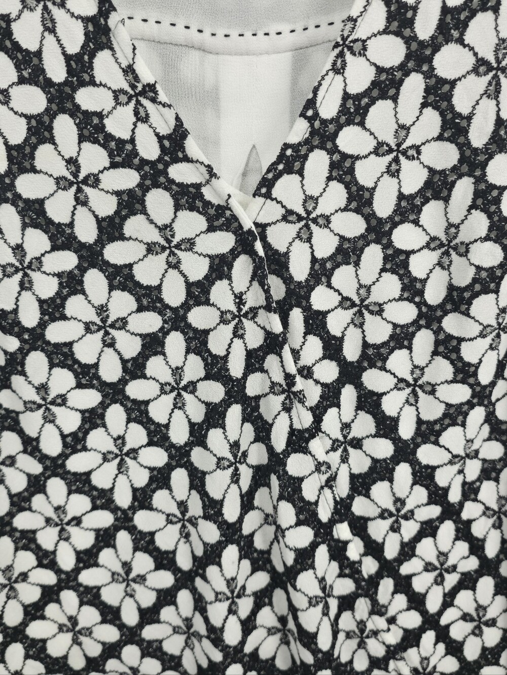 Anthropologie Maeve Embroidered Lace Floral Faux Wrap Blouse Top Size 6 - Picture 7 of 14
